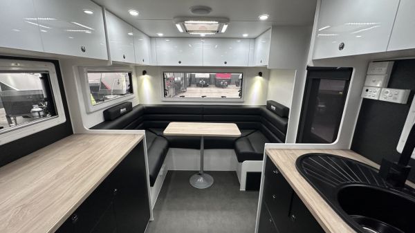 Eminence 21'6 Rear Club image