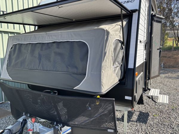 2020 New Age Xtreme Utility XU22BC Toy Hauler image