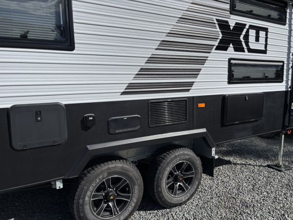 2020 New Age Xtreme Utility XU22BC Toy Hauler image