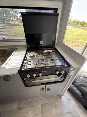 2020 New Age Xtreme Utility XU22BC Toy Hauler image