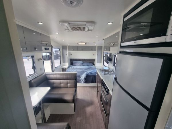 2016 Essential Caravans Exceed Cruiser Caravan DESIGN 1.0 - 17'4 image