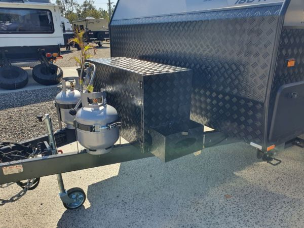 2025 Design RV Crx Off Road Caravan V1.1 - 18'8 image