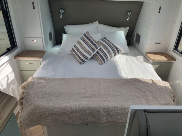 2025 Design RV Crx Off Road Caravan V1.1 - 18'8 image