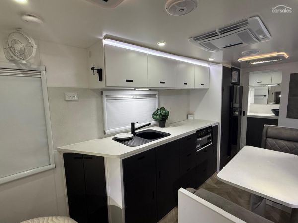 2025 Design RV CRX V7 216R image