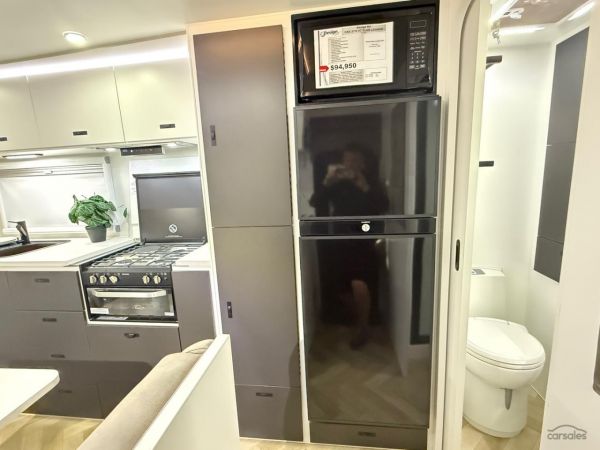 2025 Design RV CRX V7 216R image