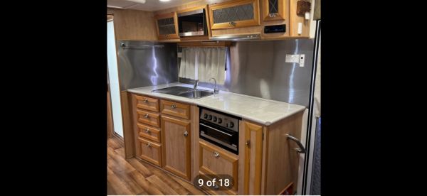 2013 Vacationer Holiday 206 Caravan image