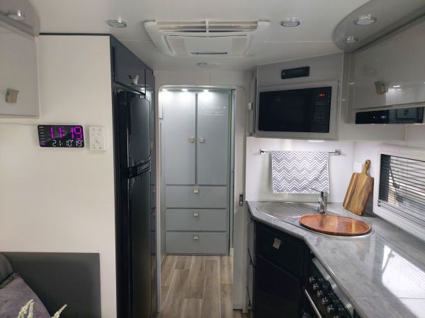 2022 Hilltop Grampian Caravan image