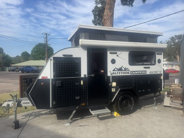 2022 Altitude Ascent 13X Hybrid Caravan image