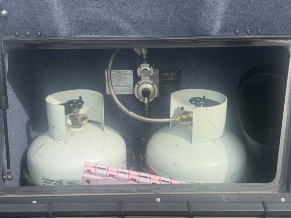 2022 Altitude Ascent 13X Hybrid Caravan image