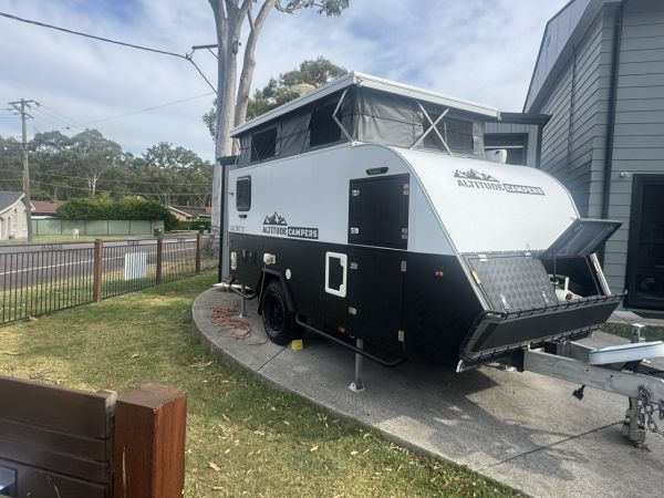 2022 Altitude Ascent 13X Hybrid Caravan image