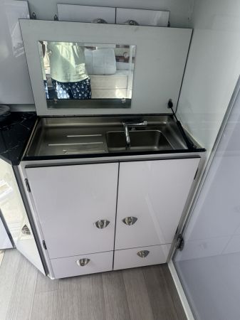 2022 Altitude Ascent 13X Hybrid Caravan image