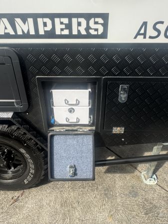 2022 Altitude Ascent 13X Hybrid Caravan image