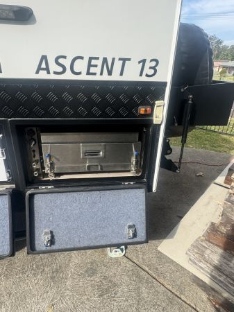 2022 Altitude Ascent 13X Hybrid Caravan image