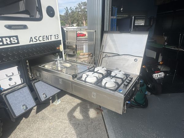 2022 Altitude Ascent 13X Hybrid Caravan image