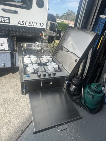 2022 Altitude Ascent 13X Hybrid Caravan image