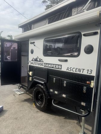 2022 Altitude Ascent 13X Hybrid Caravan image