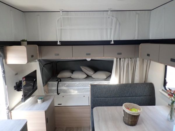 2025 Jayco Expanda Pop Top 17.56-2.OB.EX-MY25 image