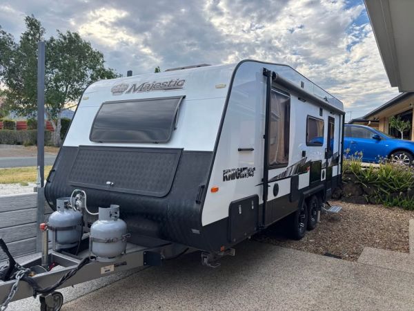 MUST GO 2018 Majestic Knight Sle Caravan with FULL Annex - NEGOTIABLE image