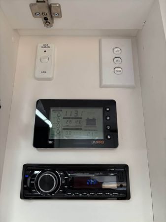 MUST GO 2018 Majestic Knight Sle Caravan with FULL Annex - NEGOTIABLE image