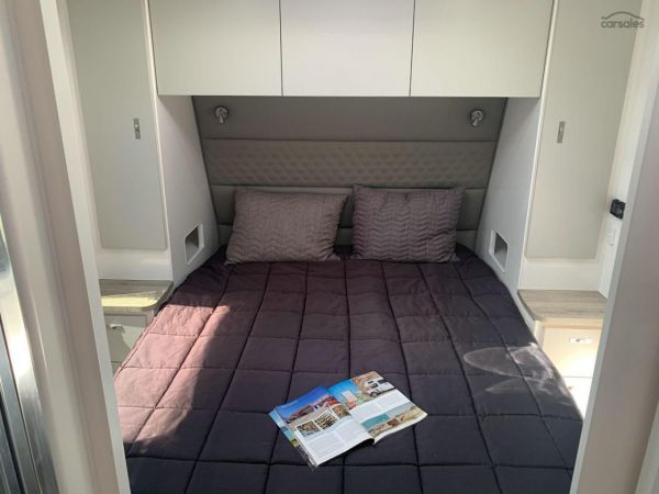 2025 Essential Caravans Cruiser V10 22'10' image