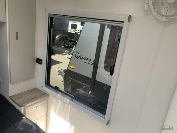 2025 Essential Caravans Cruiser V10 22'10' image