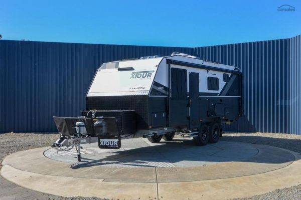 2025 XTour Apex Off Road image