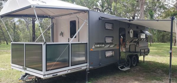 2019 Royal Flair Family Flair Ff22'6 Caravan image