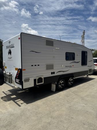 2015 Magestic Knight Caravan image