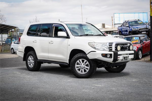 2007 Toyota Landcruiser Wagon UZJ200R Sahara image