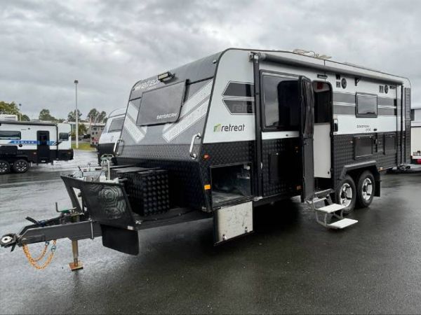 2017 Retreat Daydream 210C Off Road Caravan ANGLE KITCHEN OFF RO image