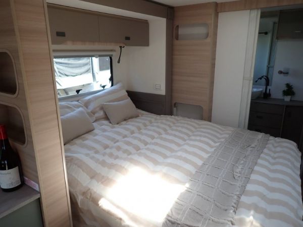 2025 Jayco Discovery Caravan 21.66-3.DY-MY25 image