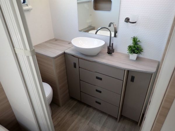 2025 Jayco Discovery Caravan 21.66-3.DY-MY25 image