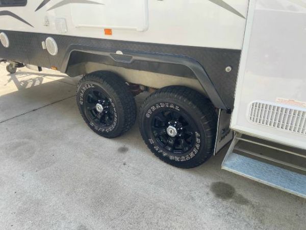 2015 Jayco Journey Outback Pop Top 17.55-8 OB image