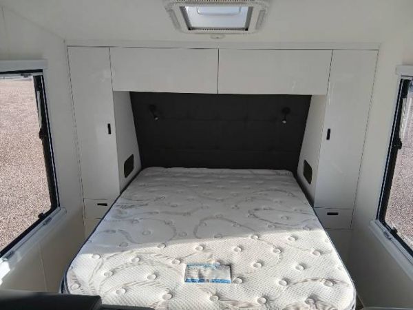 2022 Majestic Knight 18' Caravan ENSUITE image