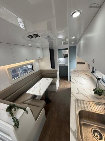 2025 Dreamhaven 20Series Super X image