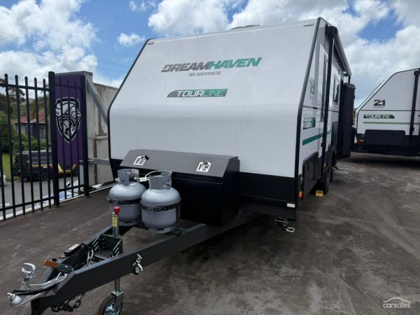 2025 Dreamhaven 18 Series Tourline image