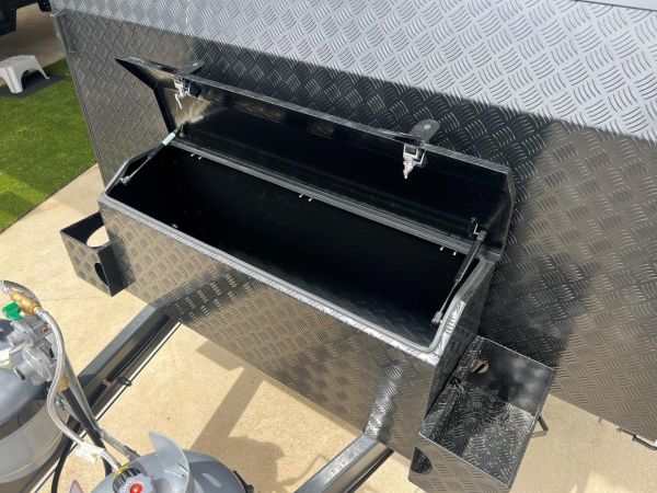 2025 Majestic Knight SLE 19'6 Caravan image