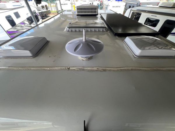 2025 Majestic Knight SLE 19'6 Caravan image