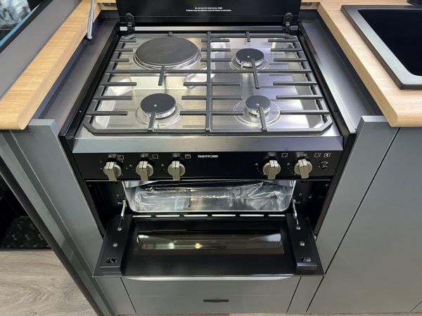 2025 Majestic Knight SLE 19'6 Caravan image