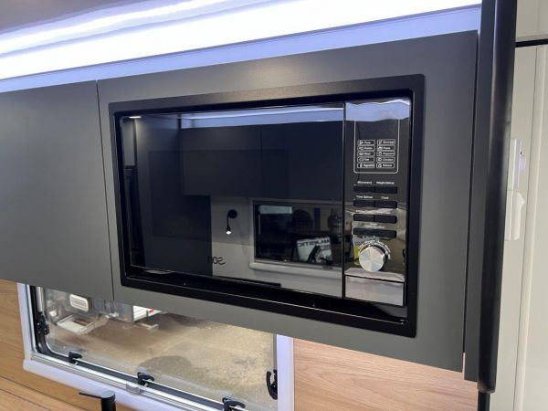 2025 Majestic Knight SLE 19'6 Caravan image