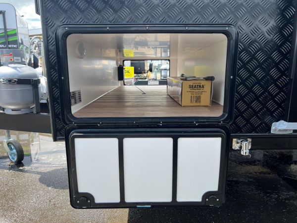 2025 Olympic Marathon 18'6 Caravan image