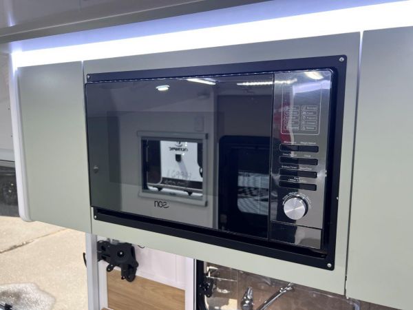 2025 Olympic Marathon 18'6 Caravan image