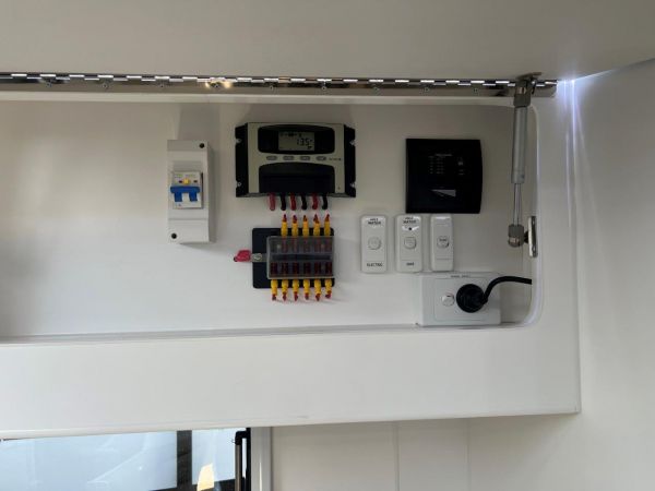 2025 Olympic Marathon 18'6 Caravan image