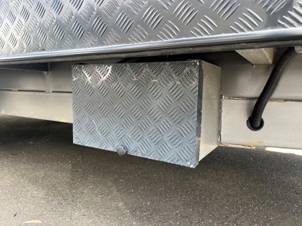 2023 Victory Trophy Series Bunk Bed Caravan image