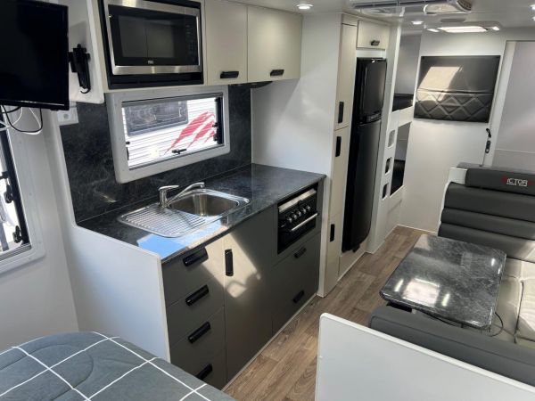 2023 Victory Trophy Series Bunk Bed Caravan image