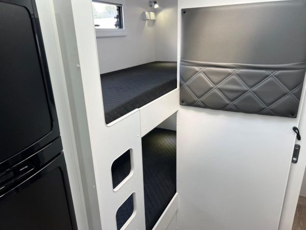 2023 Victory Trophy Series Bunk Bed Caravan image