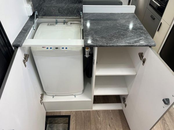 2023 Victory Trophy Series Bunk Bed Caravan image