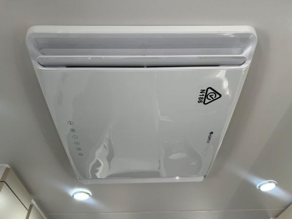 2023 Victory Trophy Series Bunk Bed Caravan image