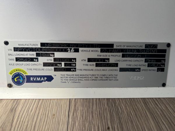 2023 Victory Trophy Series Bunk Bed Caravan image