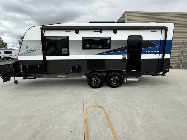 2023 Crusader Excalibur X-COUNTRY SERENITY image